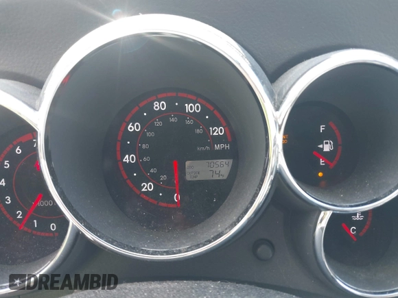 2008 Toyota Matrix STD with VIN 2T1KR32E08C693338, listed as a IAAI auction lot 41894527 with 70,564 mi miles and . Bid and sale history available at DreamBid. Image 7.