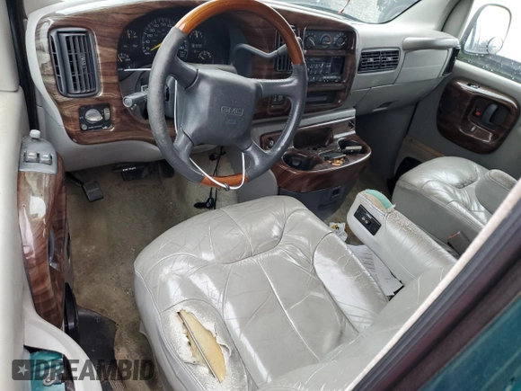 1998 GMC Savana Cargo Van YF7 with VIN 1GDFG15R5W1096726, listed as a Copart auction lot 83836574 with 0 mi miles and Salvage Title. Bid and sale history available at carsss.com. Image 8.