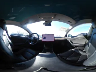 2018 Tesla Model 3 Long Range Battery z VIN 5YJ3E1EB3JF117007, wystawiony jako IAAI lot #41753572 z przebiegiem 82 444 mil mil oraz . Historia ofert i sprzedaży dostępna na DreamBid. Obrazek 20.
