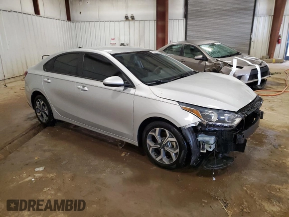 2021 Kia Forte LXS z VIN 3KPF24AD2ME345539, wystawiony jako Copart lot #55319665 z przebiegiem 102 789 mil mil oraz Nie do naprawy • Non repairable. Historia ofert i sprzedaży dostępna na DreamBid. Obrazek 4.