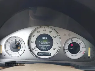 2009 Mercedes-Benz E 350 Luxury z VIN WDBUF56X59B435842, wystawiony jako IAAI lot #41402869 z przebiegiem 133 970 mil mil oraz . Historia ofert i sprzedaży dostępna na DreamBid. Obrazek 7.