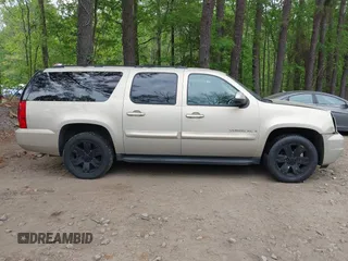 2008 GMC Yukon XL SLT 4SB with VIN 1GKFC16J28R107117, listed as a IAAI auction lot 42094539 with 197,311 mi miles and . Bid and sale history available at carsss.com. Image 13.