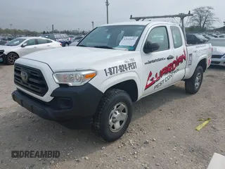 2018 Toyota Tacoma SR z VIN 5TFSX5EN3JX058375, wystawiony jako IAAI lot #42115157 z przebiegiem 171 454 mil mil oraz . Historia ofert i sprzedaży dostępna na DreamBid. Obrazek 18.