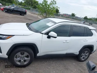 2022 Toyota RAV4 Hybrid XLE z VIN 4T3RWRFV4NU080211, wystawiony jako IAAI lot #42399810 z przebiegiem 101 205 mil mil oraz . Historia ofert i sprzedaży dostępna na DreamBid. Obrazek 14.