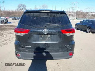 2019 Toyota Highlander LE with VIN 5TDBZRFH0KS964145, listed as a IAAI auction lot 41390943 with 127,163 mi miles and . Bid and sale history available at DreamBid. Image 17.