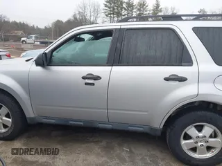 2011 Ford Escape XLT z VIN 1FMCU9DG1BKB17330, wystawiony jako IAAI lot #41822516 z przebiegiem 154 243 mil mil oraz . Historia ofert i sprzedaży dostępna na DreamBid. Obrazek 14.