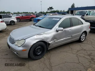2001 Mercedes-Benz C 320 с VIN WDBRF64J21F119161, выставлен на аукционе Copart как лот 60994625 с пробегом 117 744 миль миль и Чистый • Clean title. История ставок и продаж доступна на DreamBid. Изображение 1.
