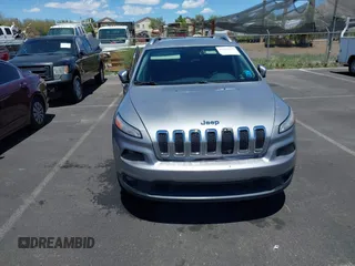 2017 Jeep Cherokee Latitude with VIN 1C4PJMCB1HD213964, listed as a IAAI auction lot 42263437 with 105,618 mi miles and . Bid and sale history available at DreamBid. Image 6.