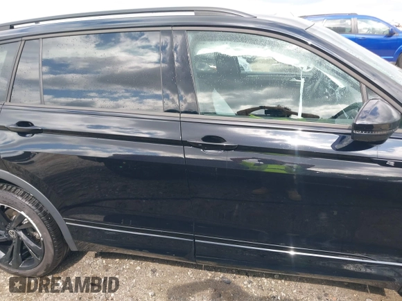 2023 Volkswagen Tiguan SE R-Line Black с VIN 3VVCB7AX3PM131427, выставлен на аукционе IAAI как лот 42314267 с пробегом 19 250 миль миль и . История ставок и продаж доступна на DreamBid. Изображение 13.