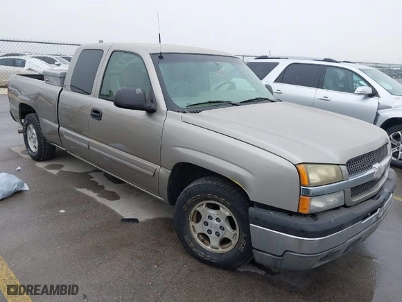 2003 Chevrolet Silverado 1500 LS with VIN 2GCEC19T131395606, listed as a IAAI auction lot 41969804 with 273,611 mi miles. Bid and sale history available at carsss.com. Image 1.