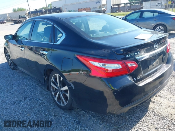 2016 Nissan Altima SL with VIN 1N4AL3AP5GC227580, listed as a IAAI auction lot 42187177 with 136,902 mi miles and . Bid and sale history available at carsss.com. Image 3.