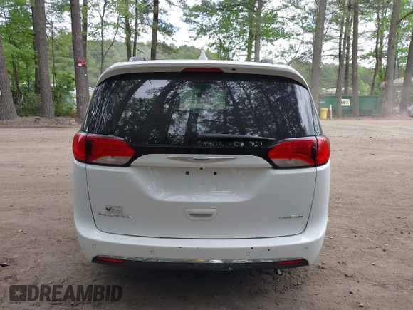 2018 Chrysler Pacifica Limited с VIN 2C4RC1GG7JR149276, выставлен на аукционе IAAI как лот 42118109 с пробегом 106 470 миль миль и . История ставок и продаж доступна на DreamBid. Изображение 16.
