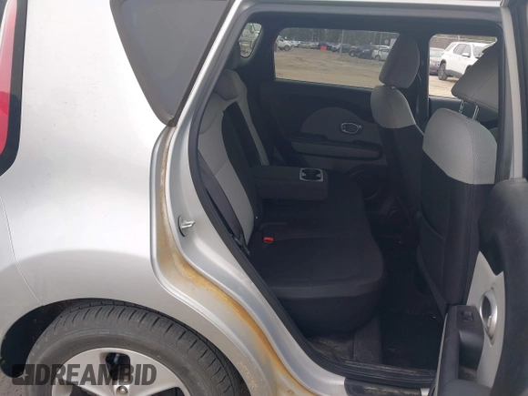 2014 Kia Soul with VIN KNDJN2A20E7702271, listed as a IAAI auction lot 41555814 with 125,296 mi miles. Bid and sale history available at carsss.com. Image 8.