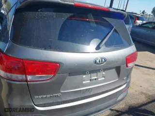 2018 Kia Sorento L with VIN 5XYPG4A39JG339992, listed as a IAAI auction lot 41862512 with 119,430 mi miles. Bid and sale history available at carsss.com. Image 17.