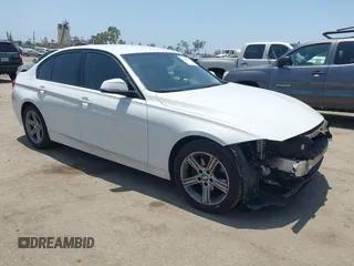 2015 BMW 3 Series 328i с VIN WBA3C1C56FP851251, выставлен на аукционе IAAI как лот 42580894 с пробегом 127 776 миль миль и . История ставок и продаж доступна на DreamBid. Изображение 1.