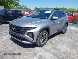 2025 Hyundai Tucson SEL with VIN 5NMJBCDE2SH508852, listed as a IAAI auction lot 41988572 with 1,411 mi miles. Bid and sale history available at carsss.com. Image 17.