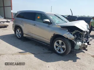 2015 Toyota Highlander Limited z VIN 5TDYKRFH3FS083587, wystawiony jako IAAI lot #42045652 z przebiegiem Nie podano mil oraz . Historia ofert i sprzedaży dostępna na DreamBid. Obrazek 1.