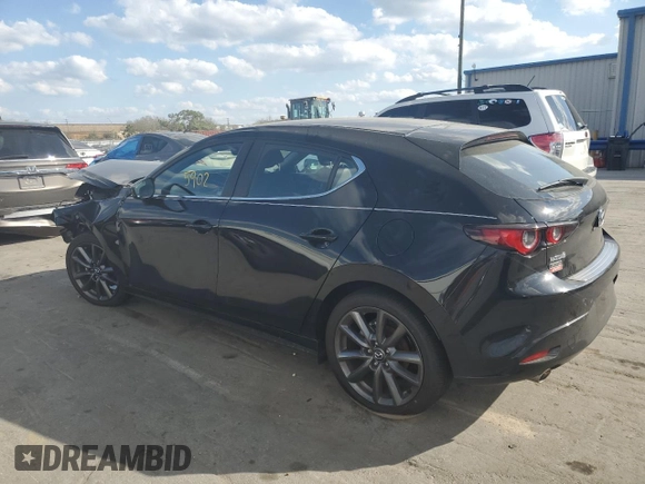 2023 Mazda Mazda3 Hatchback 2.5 S Select with VIN JM1BPAKM5P1600639, listed as a Copart auction lot 39928703 with 5,902 mi miles. Bid and sale history available at carsss.com. Image 2.