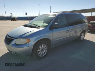 2006 Chrysler Town & Country LWB Touring with VIN 2A8GP54L16R670496, listed as a Copart auction lot 44072685 with 204,280 mi miles and Salvage Title. Bid and sale history available at carsss.com. Image 1.