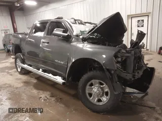 2022 Ram 2500 Tradesman with VIN 3C6UR5CL5NG299330, listed as a IAAI auction lot 41545417 with 61,631 mi miles. Bid and sale history available at carsss.com. Image 1.