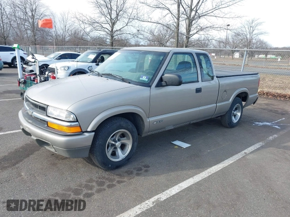 2001 Chevrolet S-10 LS with VIN 1GCCS19571K141956, listed as a IAAI auction lot 41520093 with 110,098 mi miles and . Bid and sale history available at DreamBid. Image 2.