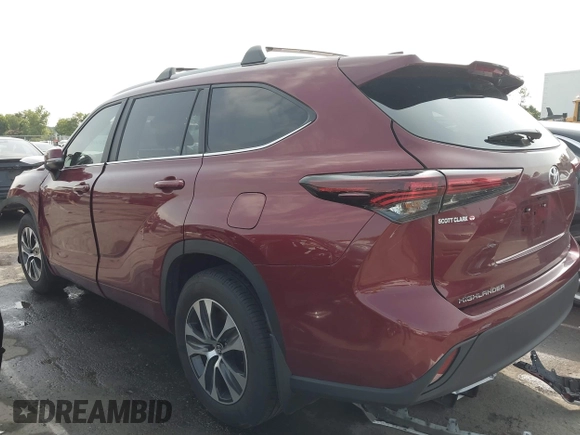 2024 Toyota Highlander LE with VIN 5TDKDRAHXRS548099, listed as a IAAI auction lot 42400552 with Not provided miles and . Bid and sale history available at DreamBid. Image 13.