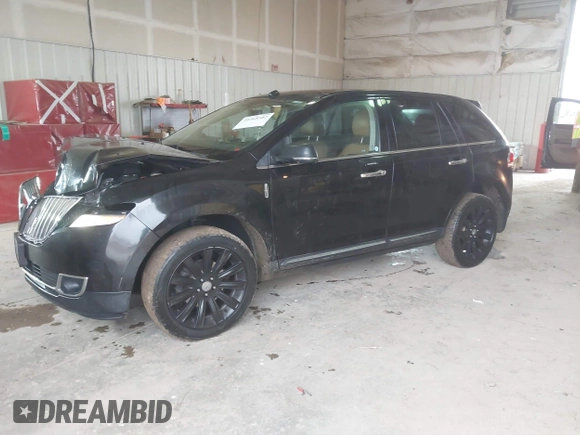 2013 Lincoln MKX z VIN 2LMDJ8JK0DBL27516, wystawiony jako IAAI lot #41468582 z przebiegiem 107 871 mil mil oraz . Historia ofert i sprzedaży dostępna na DreamBid. Obrazek 17.