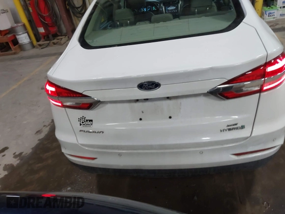 2019 Ford Fusion SE with VIN 3FA6P0LUXKR188040, listed as a IAAI auction lot 41079252 with 113,667 mi miles and . Bid and sale history available at carsss.com. Image 16.
