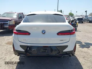 2025 BMW X4 xDrive30i z VIN 5UX33DT05S9X68660, wystawiony jako IAAI lot #41827872 z przebiegiem 8020 mil mil oraz . Historia ofert i sprzedaży dostępna na DreamBid. Obrazek 17.