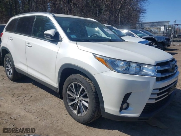 2019 Toyota Highlander SE with VIN 5TDJZRFH5KS933386, listed as a IAAI auction lot 41807949 with 49,661 mi miles. Bid and sale history available at carsss.com. Image 1.
