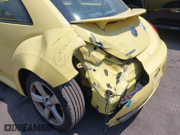 2009 Volkswagen Beetle S with VIN 3VWRG31C39M516518, listed as a IAAI auction lot 42393843 with 84,108 mi miles and . Bid and sale history available at DreamBid. Image 6.