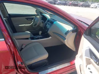 2015 Nissan Altima SV with VIN 1N4AL3AP5FC588001, listed as a IAAI auction lot 42075596 with 110,143 mi miles and . Bid and sale history available at carsss.com. Image 5.