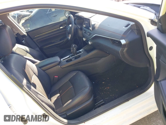 2022 Nissan Altima SR z VIN 1N4BL4CV8NN420653, wystawiony jako IAAI lot #41633021 z przebiegiem 61 284 mil mil oraz . Historia ofert i sprzedaży dostępna na DreamBid. Obrazek 5.