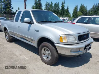 1997 Ford F-150 XL с VIN 1FTDX1868VKB26243, выставлен на аукционе IAAI как лот 42383401 с пробегом 196 020 миль миль и . История ставок и продаж доступна на DreamBid. Изображение 1.