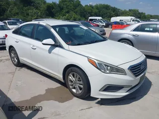 2017 Hyundai Sonata 2.4L z VIN 5NPE24AF0HH483904, wystawiony jako IAAI lot #42441108 z przebiegiem 155 097 mil mil oraz . Historia ofert i sprzedaży dostępna na DreamBid. Obrazek 1.