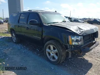 2007 Chevrolet Suburban LT with VIN 1GNFC16097J350432, listed as a IAAI auction lot 42789067 with 316,142 mi miles and . Bid and sale history available at DreamBid. Image 1.