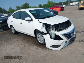 2017 Nissan Versa SV z VIN 3N1CN7AP7HK471895, wystawiony jako IAAI lot #42364473 z przebiegiem 128 546 mil mil oraz . Historia ofert i sprzedaży dostępna na DreamBid. Obrazek 1.