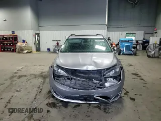 2017 Chrysler Pacifica Limited z VIN 2C4RC1GG6HR753623, wystawiony jako Copart lot #56706795 z przebiegiem 94 331 mil mil oraz Szkoda całkowita • Salvage title. Historia ofert i sprzedaży dostępna na DreamBid. Obrazek 14.
