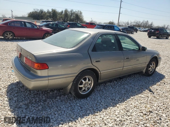 2000 Toyota Camry CE z VIN 4T1BG22K3YU009533, wystawiony jako Copart lot #48996855 z przebiegiem 132 705 mil mil oraz Szkoda całkowita • Salvage title. Historia ofert i sprzedaży dostępna na DreamBid. Obrazek 3.