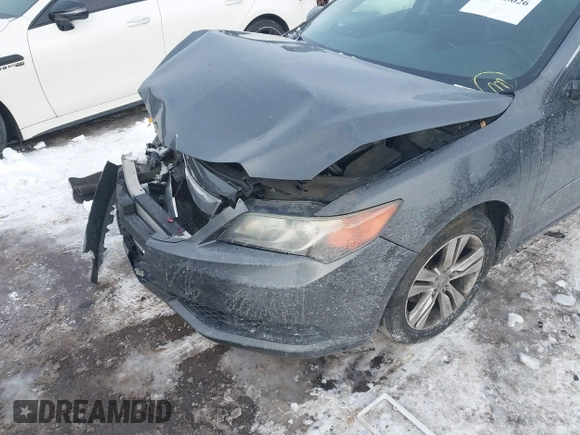 2013 Acura ILX with VIN 19VDE1F37DE022142, listed as a IAAI auction lot 41543026 with 152,967 mi miles. Bid and sale history available at carsss.com. Image 6.