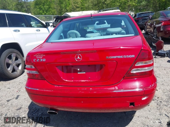 2005 Mercedes-Benz C 230 Kompressor z VIN WDBRF40J55F678252, wystawiony jako IAAI lot #42028395 z przebiegiem 208 901 mil mil oraz . Historia ofert i sprzedaży dostępna na DreamBid. Obrazek 16.