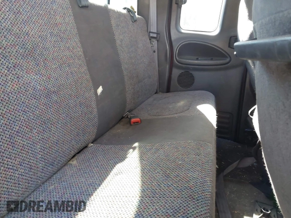 2002 Dodge 2500 with VIN 3B7KF23612M209587, listed as a IAAI auction lot 41721246 with 261,501 mi miles. Bid and sale history available at carsss.com. Image 8.