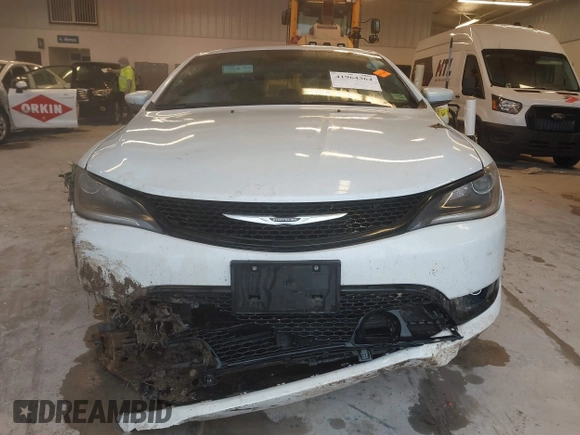 2015 Chrysler 200 S with VIN 1C3CCCBG4FN600570, listed as a IAAI auction lot 41964364 with 1 mi miles. Bid and sale history available at carsss.com. Image 12.