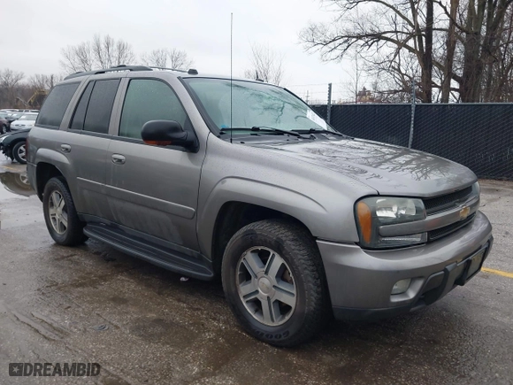 2005 Chevrolet TrailBlazer LT with VIN 1GNDT13S452319576, listed as a IAAI auction lot 41471422 with 266,346 mi miles. Bid and sale history available at carsss.com. Image 1.