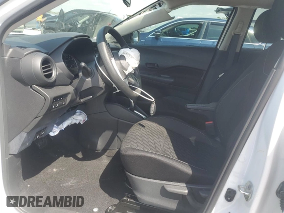 2021 Nissan Kicks S with VIN 3N1CP5BVXML565611, listed as a Copart auction lot 50299355 with 22,560 mi miles and Non Repairable. Bid and sale history available at DreamBid. Image 7.