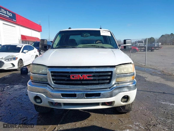 2005 GMC Sierra 1500HD SLT with VIN 1GTGK13U05F811217, listed as a IAAI auction lot 41253560 with NaN miles. Bid and sale history available at carsss.com. Image 12.
