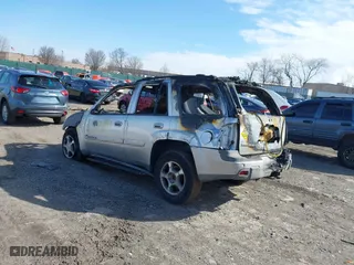 2004 Chevrolet TrailBlazer LS with VIN 1GNDT13S642298633, listed as a IAAI auction lot 41599765 with 240,000 mi miles. Bid and sale history available at carsss.com. Image 3.