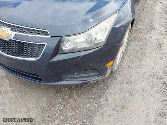 2014 Chevrolet Cruze ECO with VIN 1G1PH5SB6E7117687, listed as a IAAI auction lot 41716074 with 135,355 mi miles. Bid and sale history available at carsss.com. Image 6.