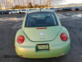 2003 Volkswagen New Beetle Coupe GLS with VIN 3VWCD21CX3M433037, listed as a Copart auction lot 84222424 with 163,717 mi miles and Clean Title. Bid and sale history available at carsss.com. Image 6.