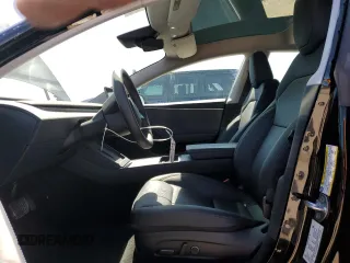 2024 Tesla Model 3 z VIN 5YJ3E1EA3RF872810, wystawiony jako Copart lot #46871445 z przebiegiem 2 725 mil mil oraz Szkoda całkowita • Salvage title. Historia ofert i sprzedaży dostępna na DreamBid. Obrazek 7.